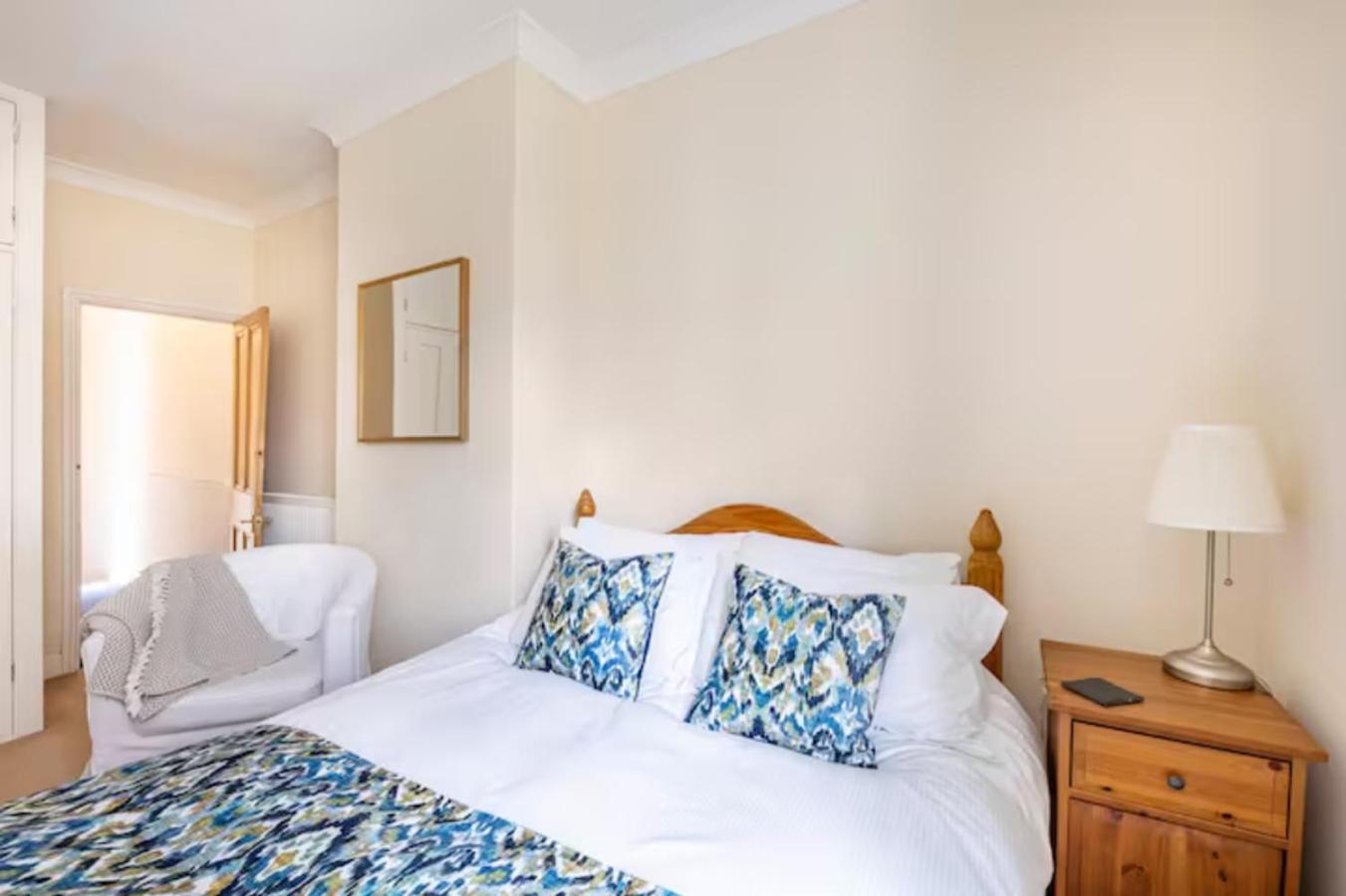 Room With Private Bath In Pontcanna Cardiff Extérieur photo